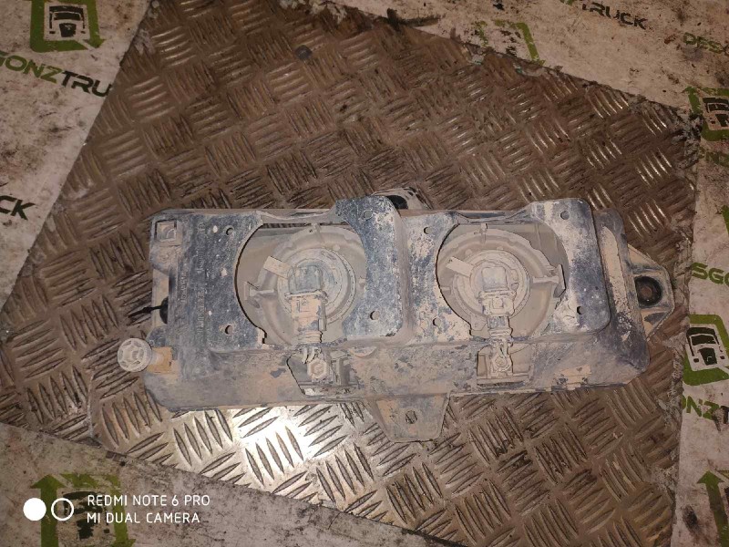 Recambio de faro antiniebla izquierdo para renault hr xxx.18/26 premium 01 referencia OEM IAM   