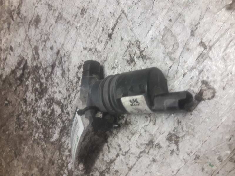 Recambio de bomba limpia para peugeot 407 st sport referencia OEM IAM 9643447780 2 PINS 