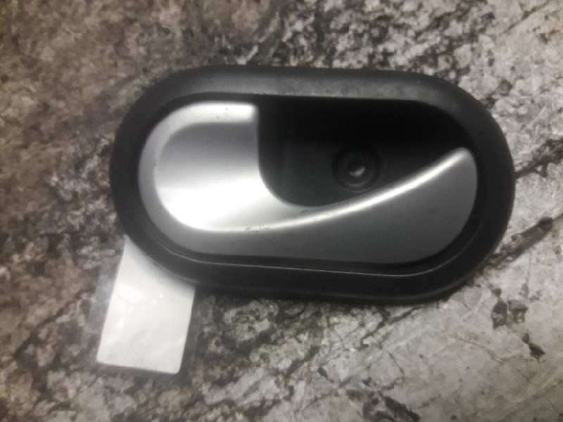 Recambio de maneta interior delantera izquierda para dacia duster ambiance 4x2 referencia OEM IAM 8200733848  