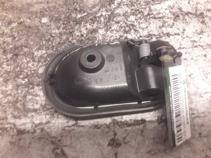 Recambio de maneta interior delantera izquierda para dacia duster ambiance 4x2 referencia OEM IAM 8200733848  