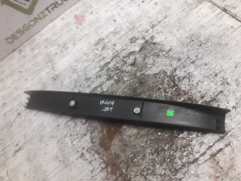 Recambio de guarnecido porton para peugeot 308 confort referencia OEM IAM 9681621877 CENTRAL 