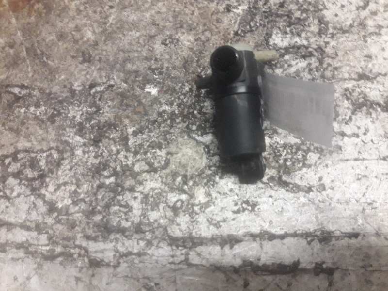 Recambio de bomba limpia para ford fiesta (cbk) ambiente referencia OEM IAM 2S6T17K624BA 2 PINS 