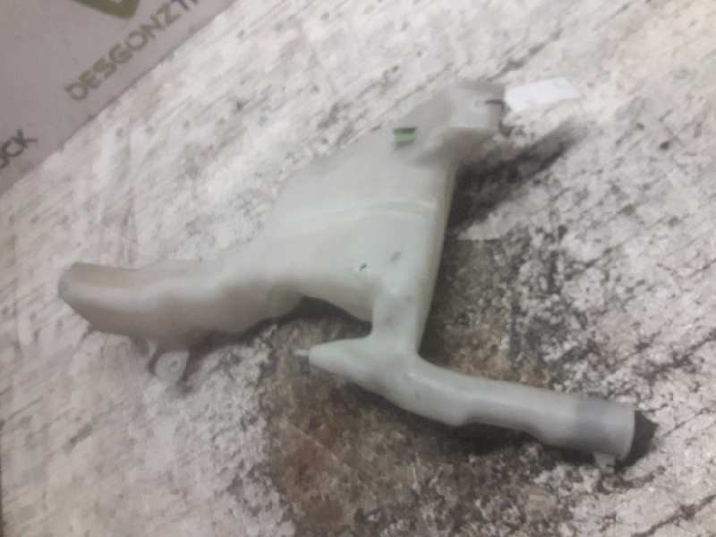 Recambio de deposito limpia para ford fiesta (cb1) ambiente referencia OEM IAM 8A6117B613AD  