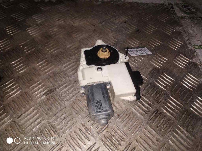 Recambio de motor elevalunas delantero izquierdo para man tgx 18.xxx referencia OEM IAM 81286016137  