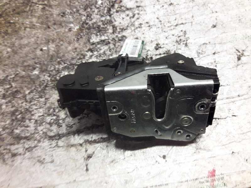 Recambio de cerradura puerta delantera izquierda para bmw serie 3 berlina (e46) 320d referencia OEM IAM  7 PINS 