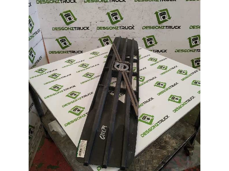 Recambio de rejilla delantera central para volvo fl xxx fg 4x2 cabina para grupos (l4h1c) referencia OEM IAM   
