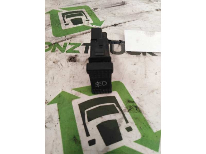 Recambio de boton antiniebla para iveco daily pr einzelkabine 70 c... radstand 3450 referencia OEM IAM 69500503  