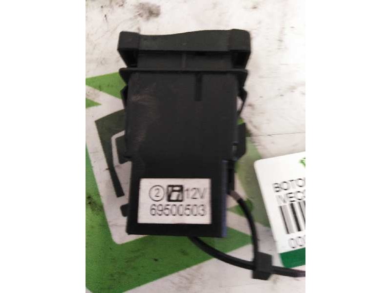 Recambio de boton antiniebla para iveco daily pr einzelkabine 70 c... radstand 3450 referencia OEM IAM 69500503  