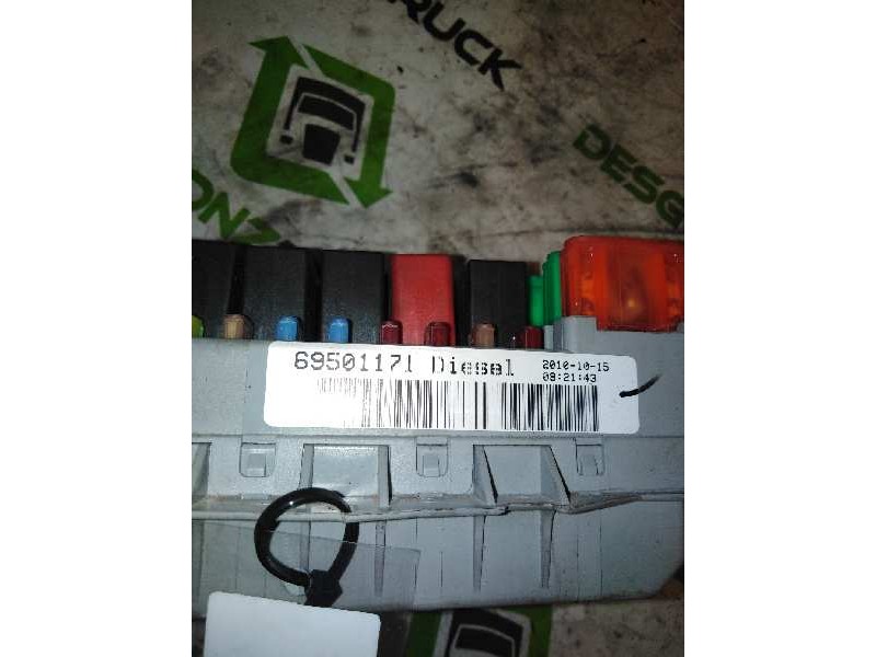 Recambio de caja reles / fusibles para iveco daily pr einzelkabine 70 c... radstand 3450 referencia OEM IAM 69501171  