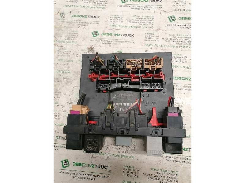 Recambio de caja reles / fusibles para audi a3 (8p) 1.9 tdi referencia OEM IAM 8P0807279F  