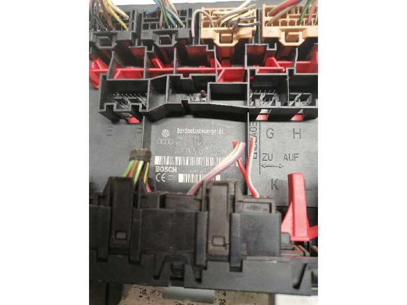 Recambio de caja reles / fusibles para audi a3 (8p) 1.9 tdi referencia OEM IAM 8P0807279F  