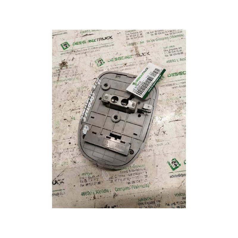 Recambio de luz interior para kia sportage referencia OEM IAM 0K20151300  