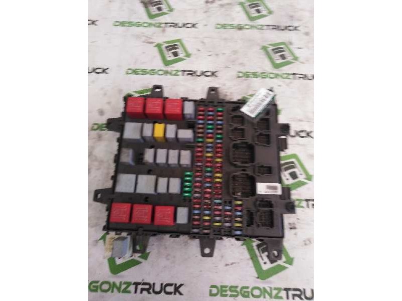 Recambio de caja reles / fusibles para renault premium lander 10.8 diesel referencia OEM IAM 7421169993 518849401 