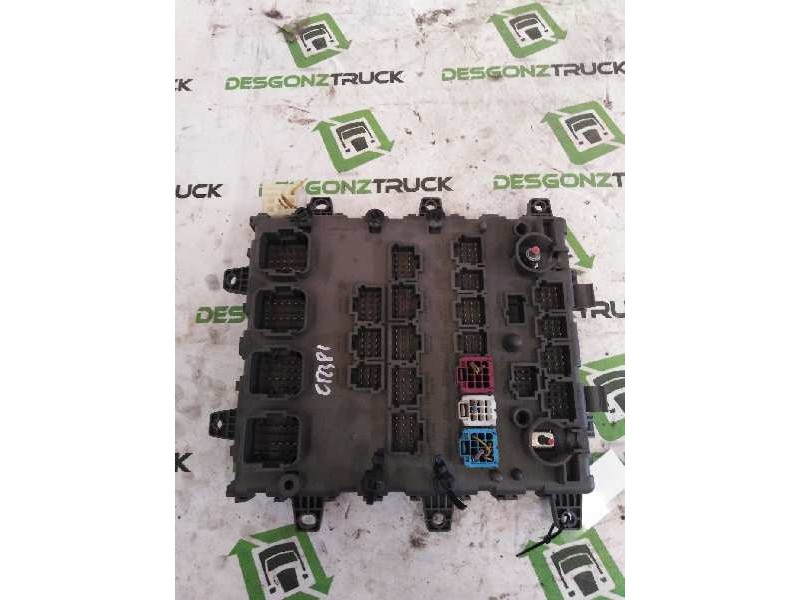 Recambio de caja reles / fusibles para renault premium lander 10.8 diesel referencia OEM IAM 7421169993 518849401 