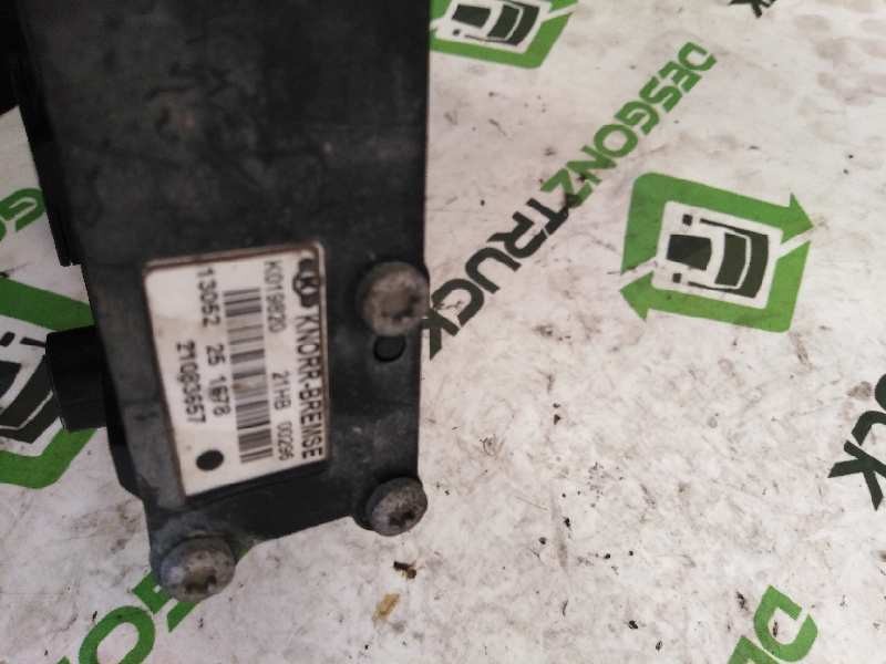 Recambio de valvula aire para renault premium route 2006 fas 4x2 larga distancia referencia OEM IAM 21083657 K019820 