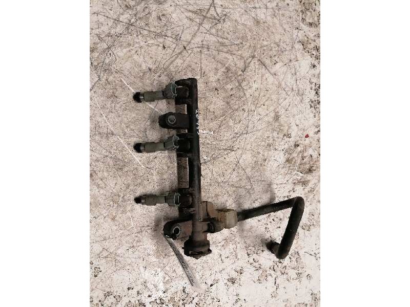 Recambio de rampa inyectora para peugeot 107 urban move referencia OEM IAM 2381400010A  