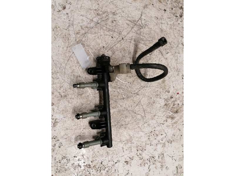 Recambio de rampa inyectora para peugeot 107 urban move referencia OEM IAM 2381400010A  