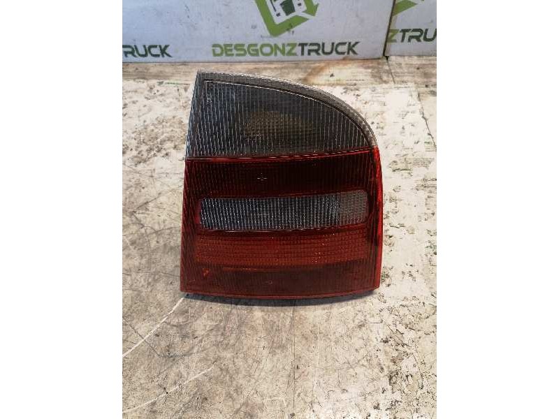 Recambio de piloto trasero derecho para skoda octavia berlina (1u2) referencia OEM IAM 1U6945112 6 PINS 