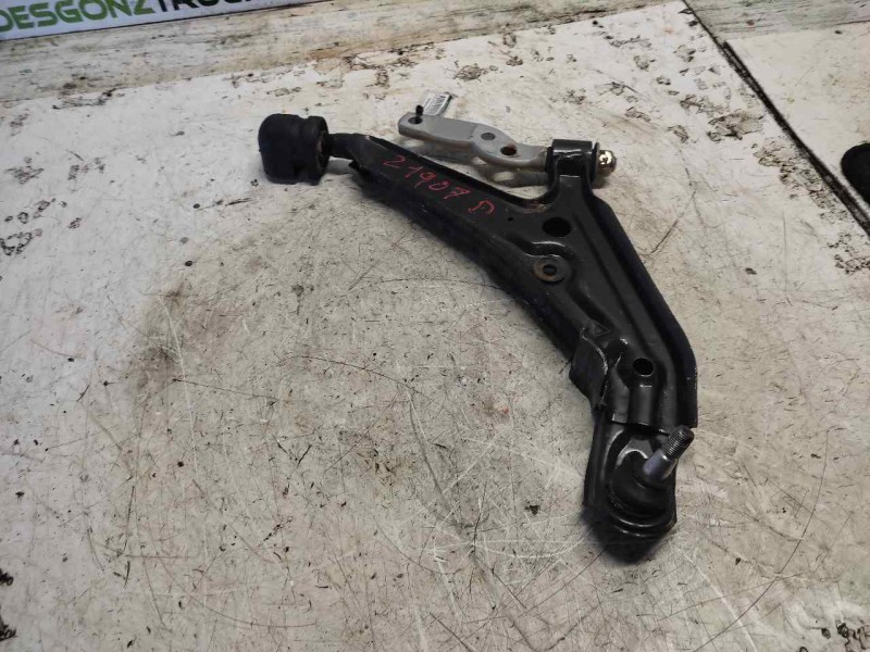 Recambio de brazo suspension inferior delantero derecho para nissan primera berl./familiar (p10/w10) básico referencia OEM IAM  
