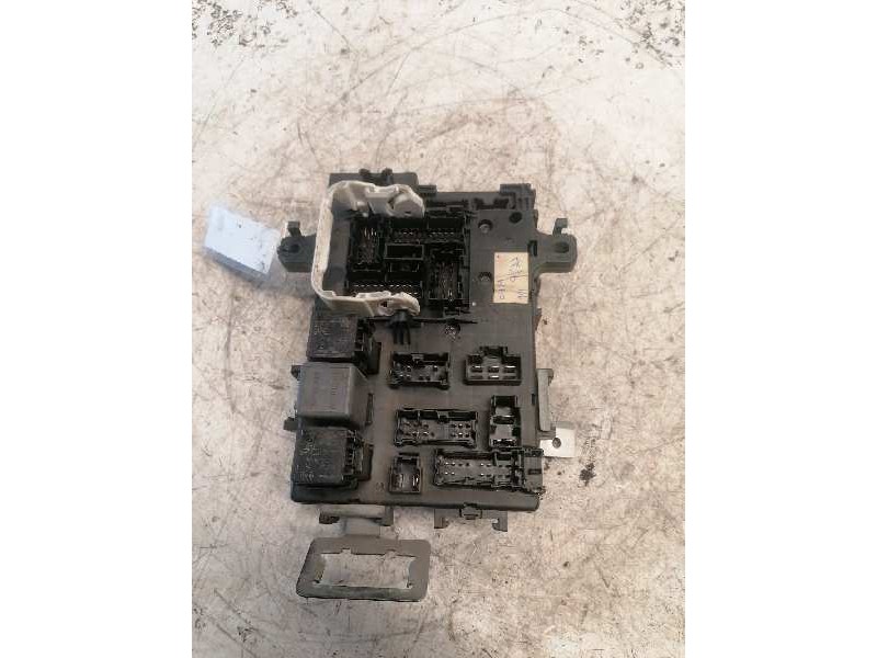 Recambio de caja reles / fusibles para nissan primera berlina (p11) comfort referencia OEM IAM 285519F 5WK48542 