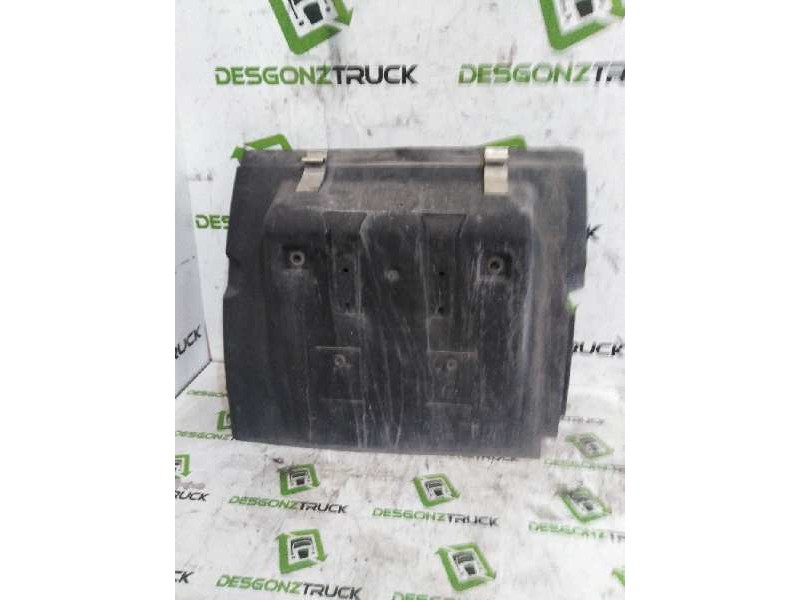 Recambio de guardabarros trasero derecho para renault magnum ab 2005 referencia OEM IAM 7420583447 DELANTERO 