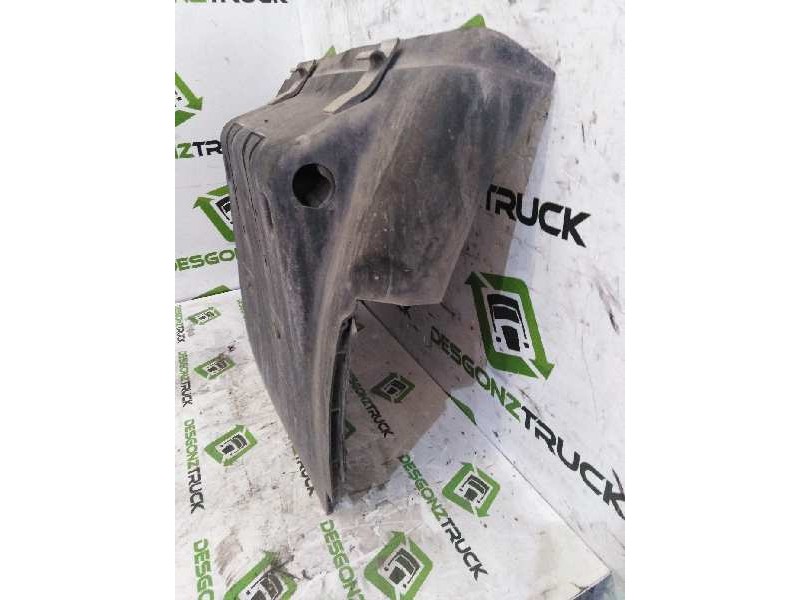 Recambio de guardabarros trasero derecho para renault magnum ab 2005 referencia OEM IAM 7420583447 DELANTERO 