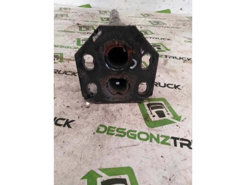 Recambio de soporte guardabarros trasero para renault magnum ab 2005 referencia OEM IAM IZQUIERDO  