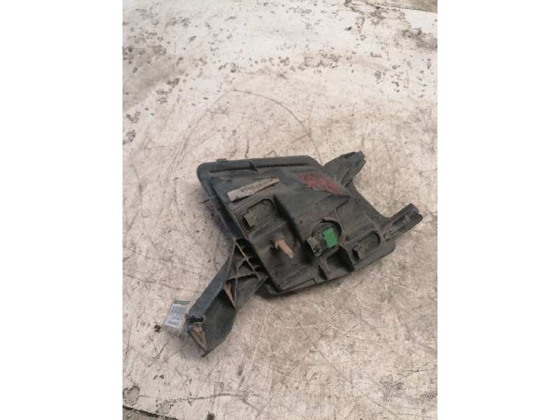 Recambio de faro antiniebla derecho para peugeot 407 sw sport referencia OEM IAM   2 PINS