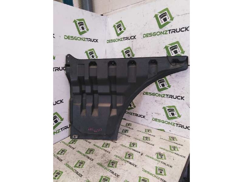 Recambio de moldura puerta delantera derecha para man tgx 18.xxx fg / 4x2 bl xxl referencia OEM IAM   