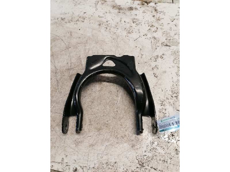 Recambio de brazo suspension superior delantero derecho para peugeot 407 sw sport referencia OEM IAM 446328C  