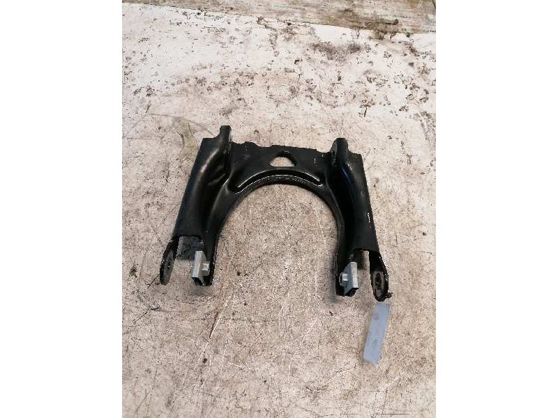 Recambio de brazo suspension superior delantero izquierdo para peugeot 407 sw sport referencia OEM IAM 446328C  