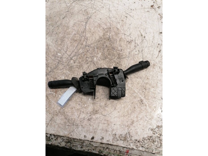 Recambio de mando multifuncion para ford fiesta berl./courier courier familiar referencia OEM IAM   8/11 PINS