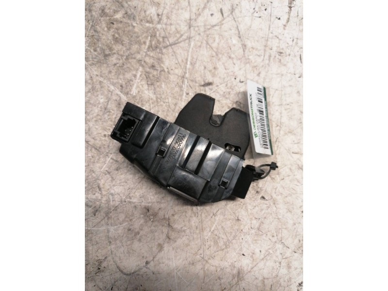 Recambio de cerradura capot para peugeot 207 xs referencia OEM IAM 9660403980 3 PINS 