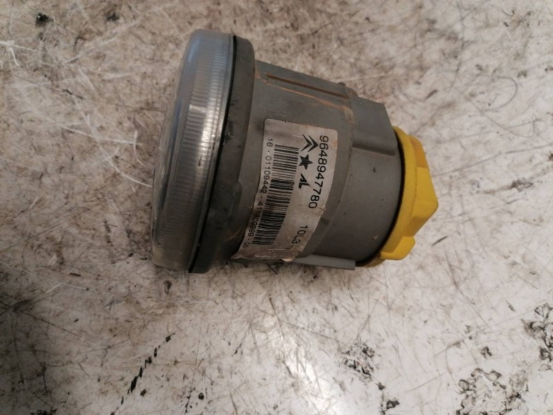 Recambio de faro antiniebla derecho para citroen c2 by loeb referencia OEM IAM 9648947780 2 PINS 