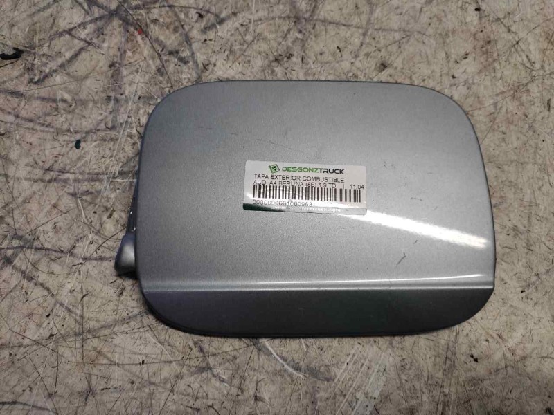 Recambio de tapa exterior combustible para audi a4 berlina (8e) 1.9 tdi referencia OEM IAM   
