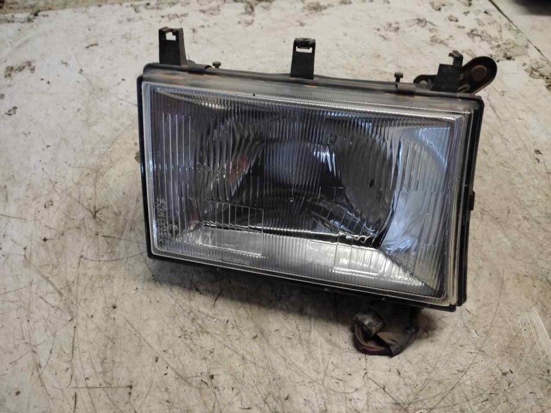 Recambio de faro derecho para ssangyong family 2.5 diesel referencia OEM IAM   