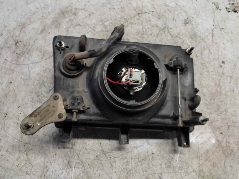 Recambio de faro izquierdo para ssangyong family 2.5 diesel referencia OEM IAM   