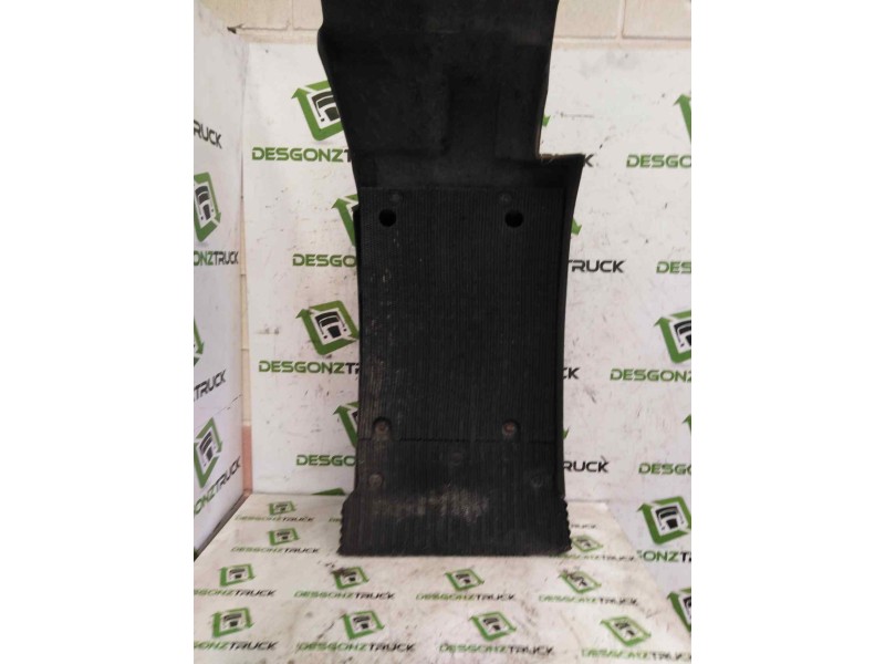 Recambio de guardabarros delantero izquierdo para renault serie t fg 4x2 cabina high-sleeper referencia OEM IAM   