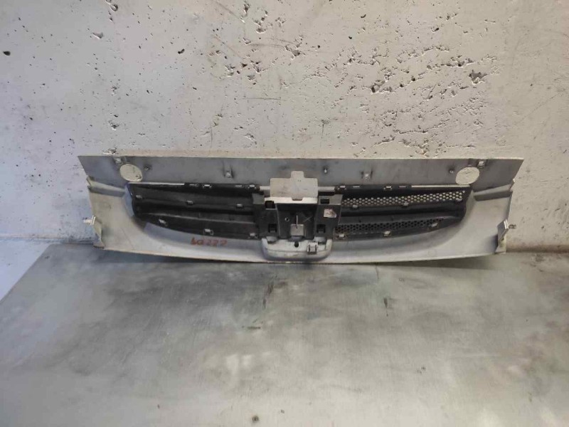 Recambio de rejilla delantera central para peugeot partner (s2) combiespace referencia OEM IAM   
