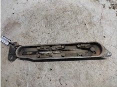 Recambio de retenedor puerta para mitsubishi montero (v60/v70) 3.2 di-d boss (3-ptas.) referencia OEM IAM   RETENEDOR PORTON