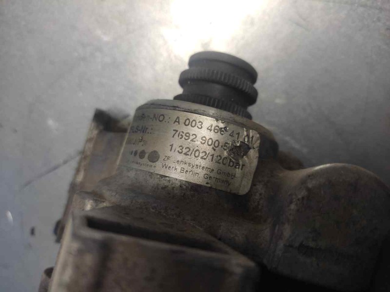 Recambio de bomba servodireccion para mercedes clase c (w203) berlina 1.8 cat referencia OEM IAM A0034664101  