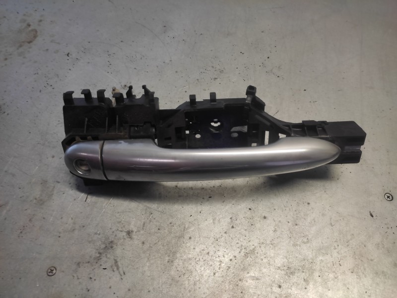 Recambio de maneta exterior delantera izquierda para renault scenic ii authentique referencia OEM IAM 8200028463  