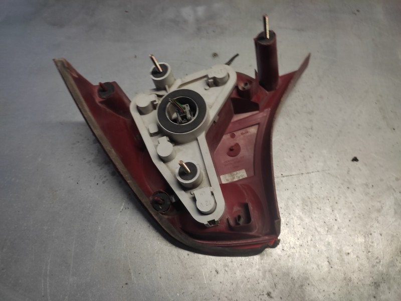 Recambio de piloto trasero izquierdo para ford focus berlina (cak) ambiente referencia OEM IAM   