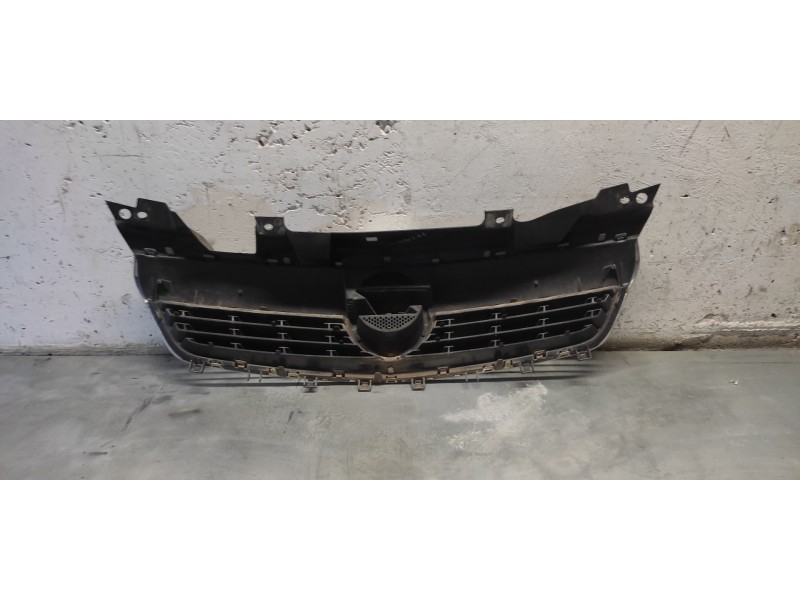 Recambio de rejilla delantera central para opel zafira b cosmo referencia OEM IAM   