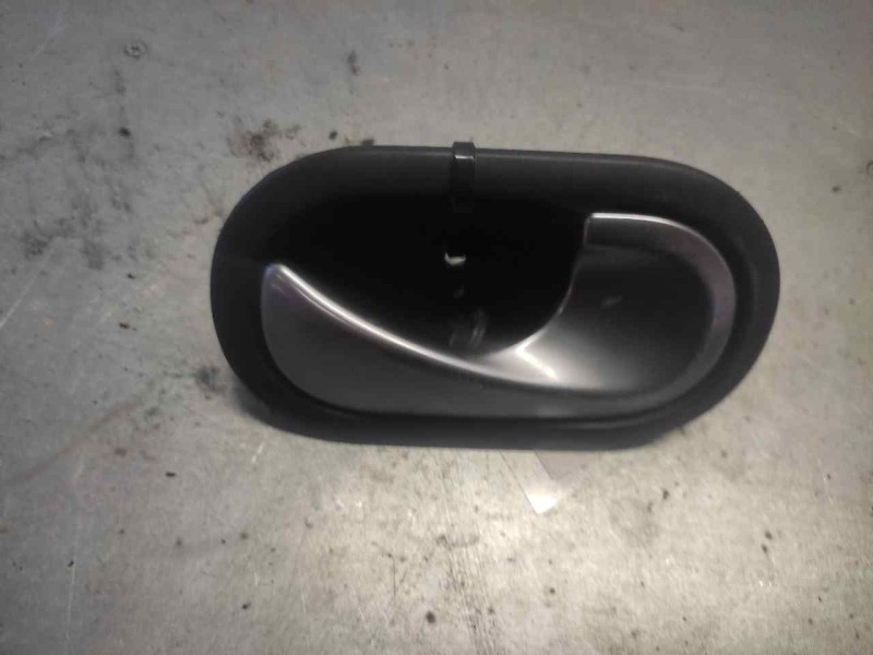 Recambio de maneta interior trasera derecha para renault scenic ii authentique referencia OEM IAM 8200028486  