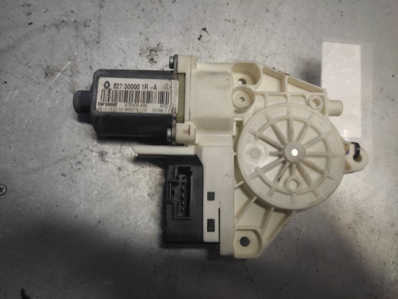 Recambio de motor elevalunas trasero derecho para renault clio iii referencia OEM IAM 827300001RA 978409105 6 PINS