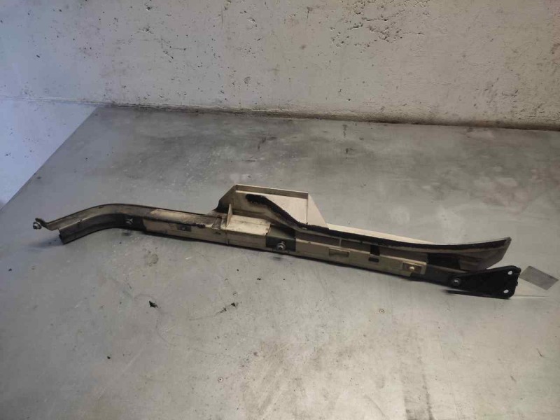 Recambio de guia puerta corredera izquierda para peugeot 807 sv referencia OEM IAM   