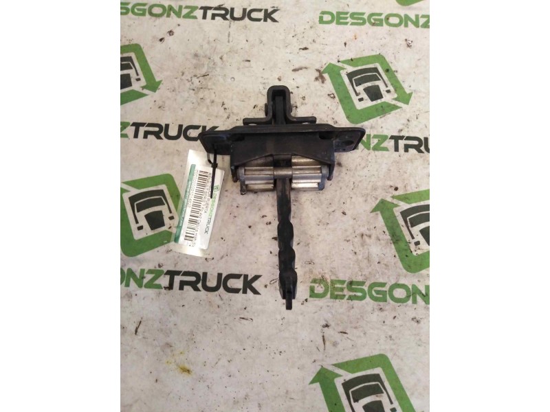 Recambio de retenedor puerta para renault serie t fg 4x2 cabina high-sleeper referencia OEM IAM   