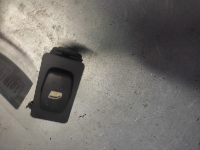 Recambio de mando elevalunas trasero derecho para peugeot 807 sv referencia OEM IAM 14889170XT 4 PINS 