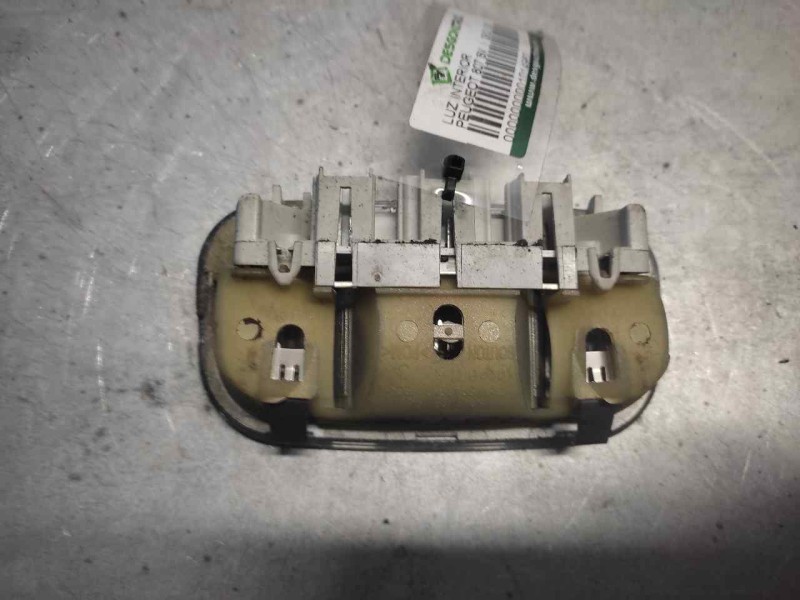 Recambio de luz interior para peugeot 807 sv referencia OEM IAM  2/4/2 PINS DELANTERA